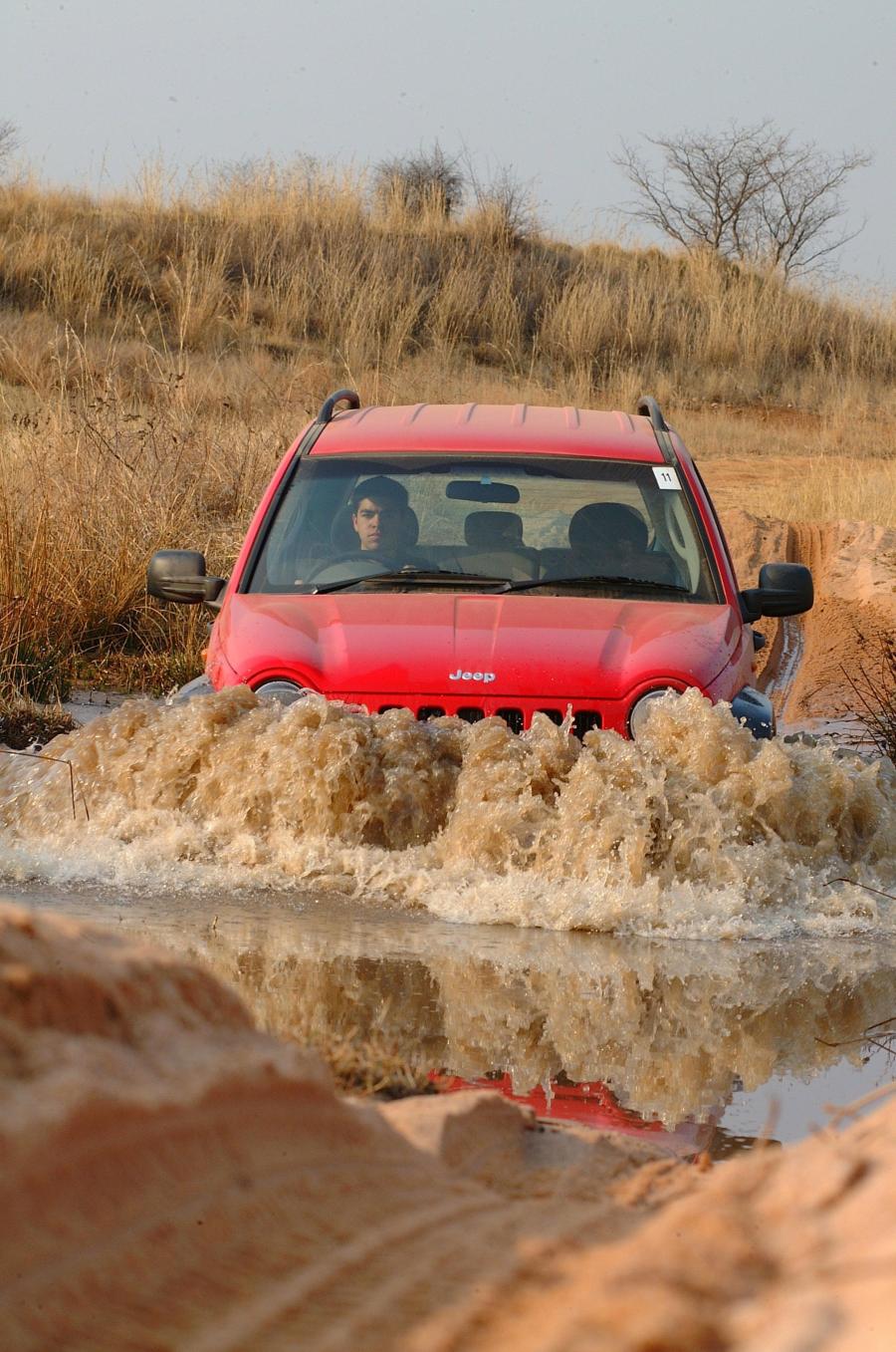  Jeep Cherokee 2002 года  (фото 93 из 130)